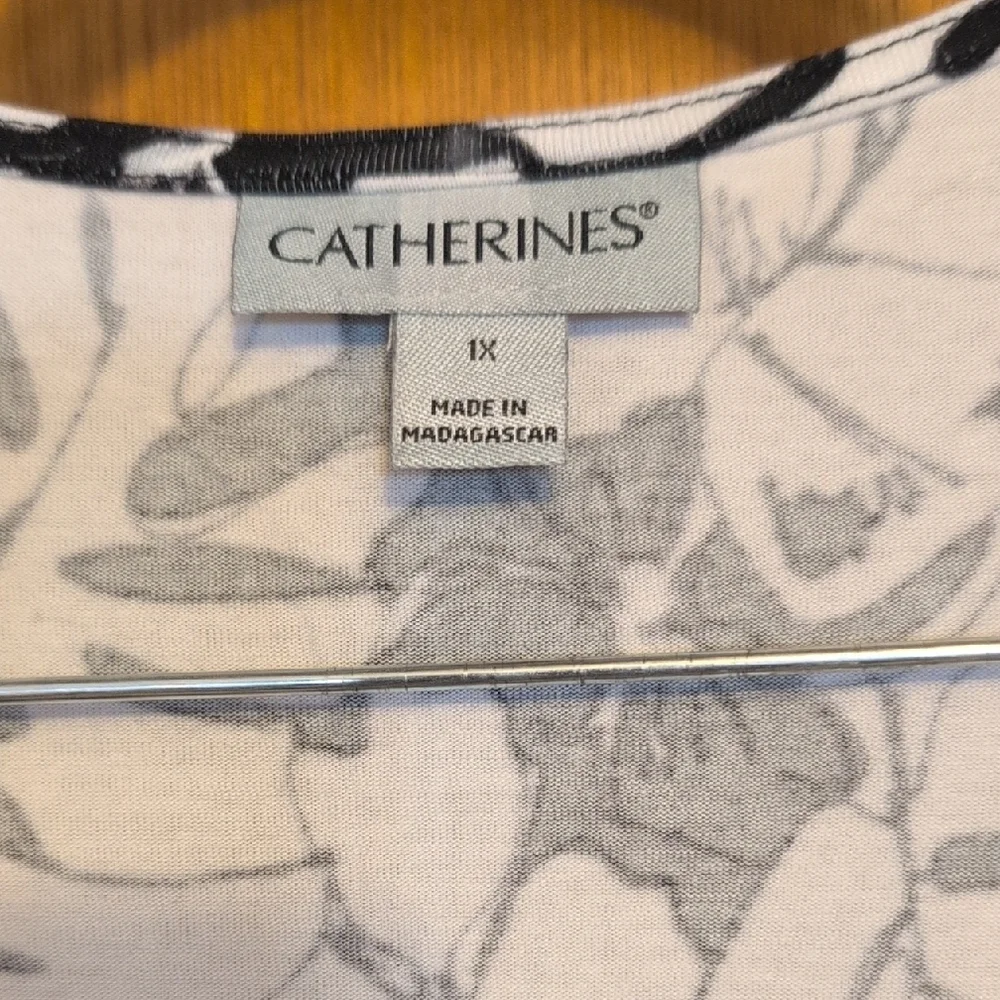 Catherines Black and White Floral Cardigan - Picture 3 of 4